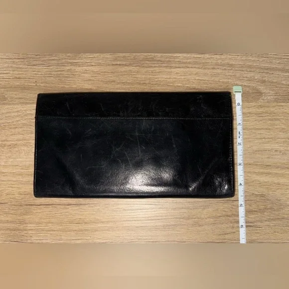 LIZ CLAIBORNE Black Leather Envelope Clutch Wallet. Elegant black leather. - Picture 6 of 6